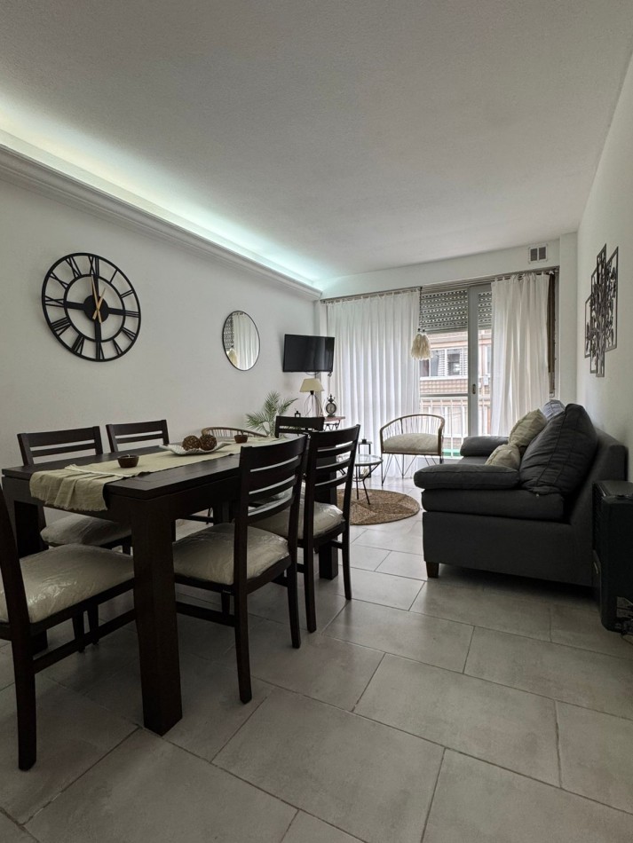 Departamento de 2 Ambientes a la Calle con Balcon - Zona Centro, Mar del Plata