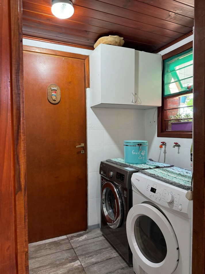 CASA 4 AMBIENTES EN LOTE PROPIO CON PILETA CLIMATIZADA