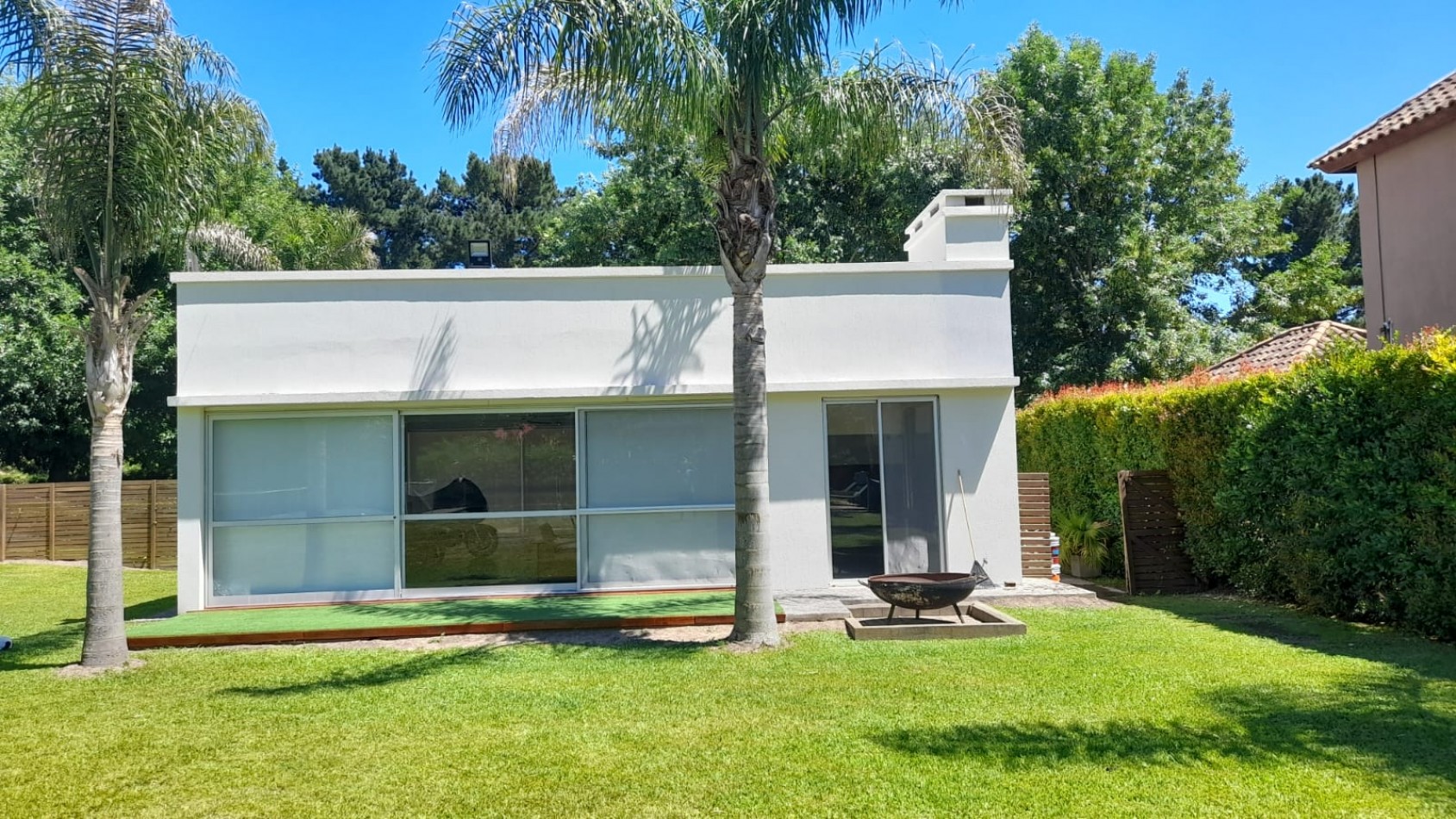 EXCLUSIVA CASA 7 AMBIENTES DE CATEGORIA EN BARRIO PRIVADO VILLAGE DEL PARQUE/HUDSON