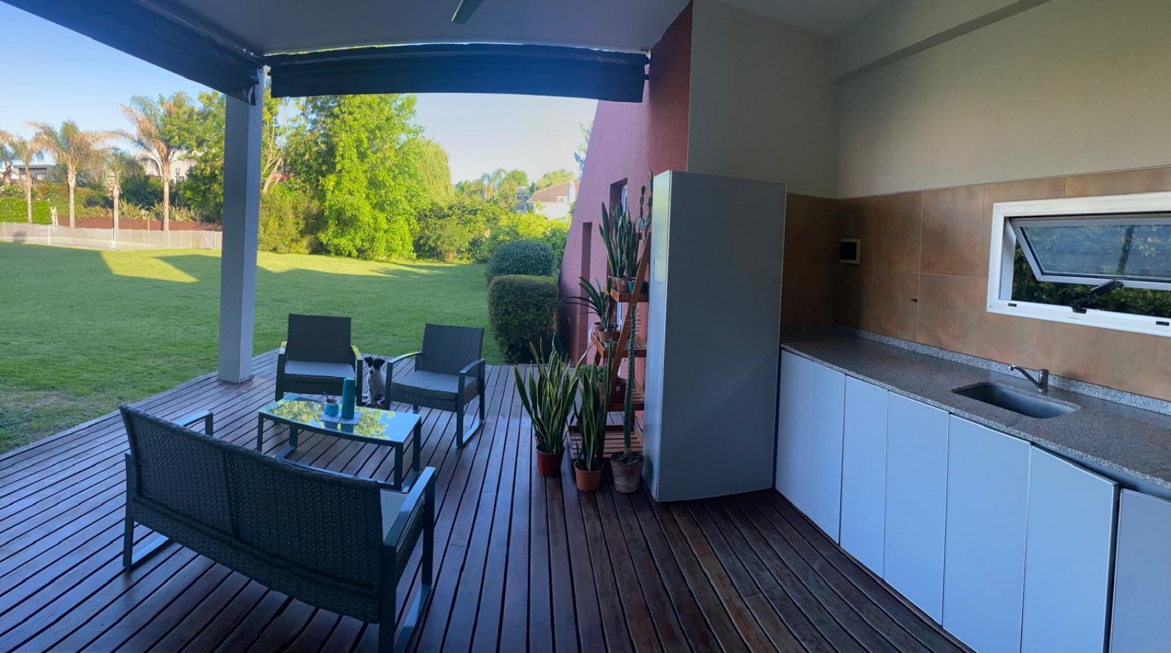 EXCLUSIVA CASA 7 AMBIENTES DE CATEGORIA EN BARRIO PRIVADO VILLAGE DEL PARQUE/HUDSON