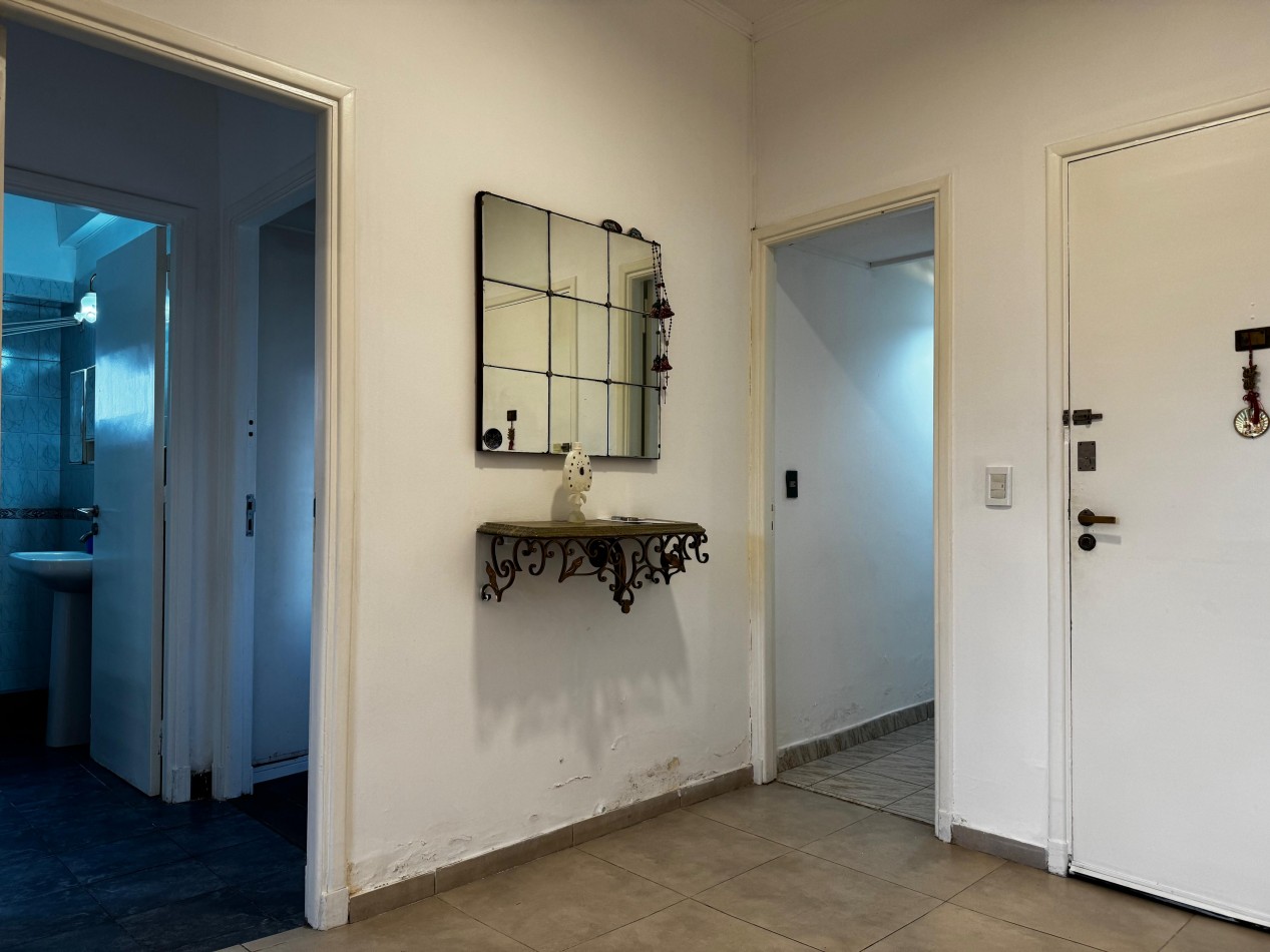 Oportunidad en La Perla Norte - Departamento 3 Ambientes a la Calle
