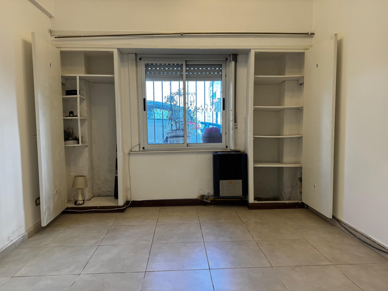 Oportunidad en La Perla Norte - Departamento 3 Ambientes a la Calle