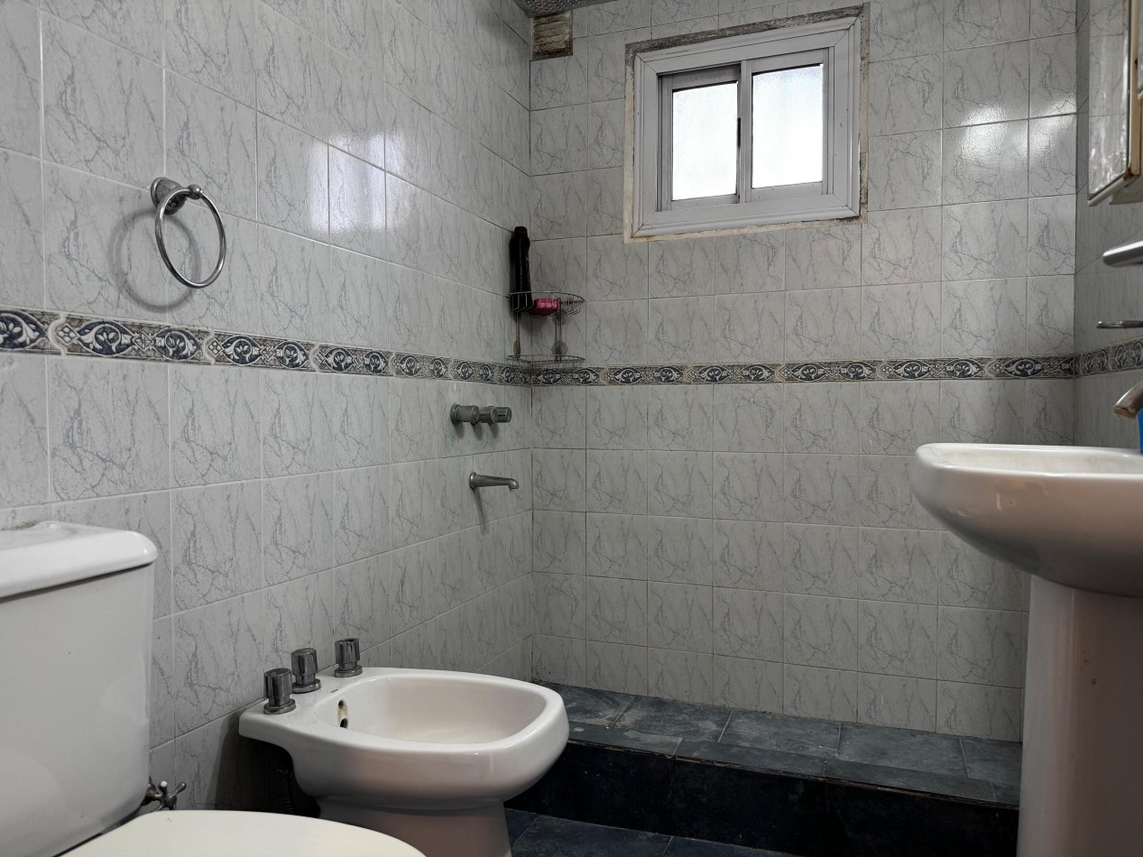 Oportunidad en La Perla Norte - Departamento 3 Ambientes a la Calle