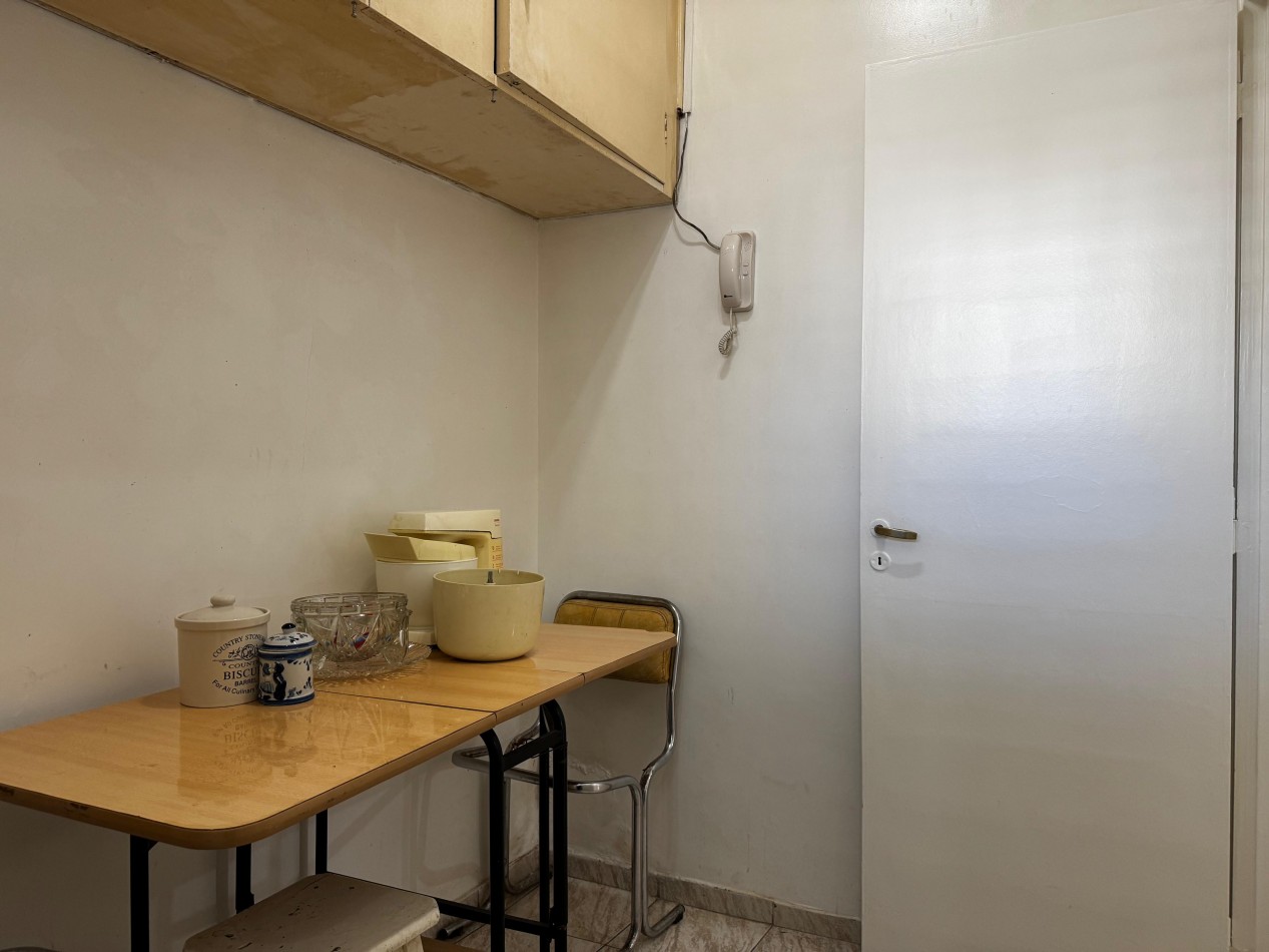 Oportunidad en La Perla Norte - Departamento 3 Ambientes a la Calle