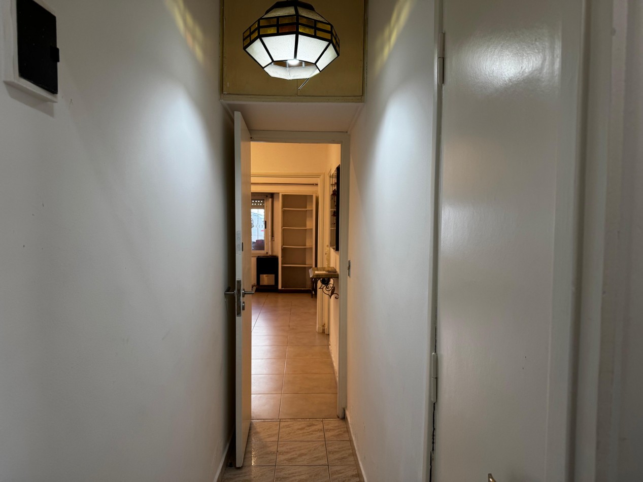 Oportunidad en La Perla Norte - Departamento 3 Ambientes a la Calle