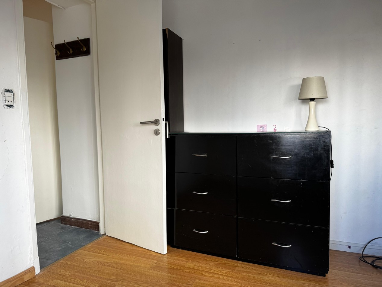 Oportunidad en La Perla Norte - Departamento 3 Ambientes a la Calle
