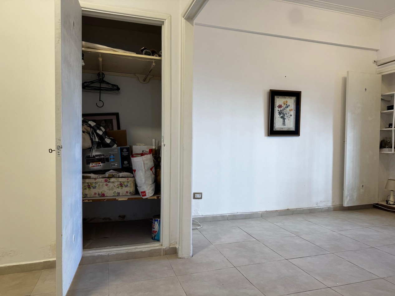 Oportunidad en La Perla Norte - Departamento 3 Ambientes a la Calle
