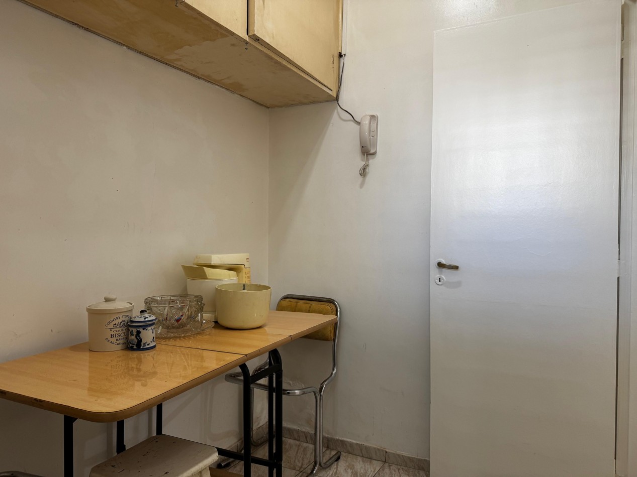 Oportunidad en La Perla Norte - Departamento 3 Ambientes a la Calle