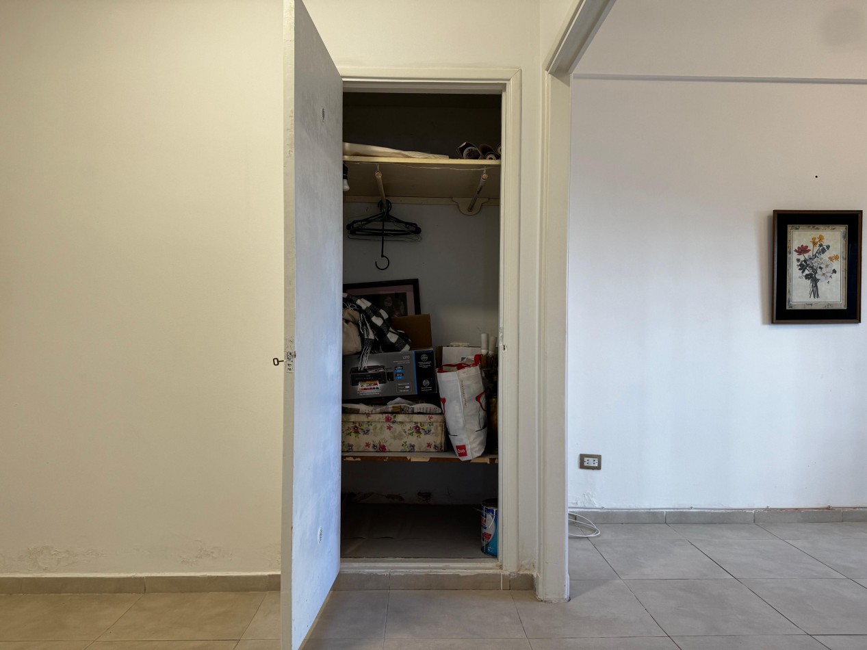 Oportunidad en La Perla Norte - Departamento 3 Ambientes a la Calle