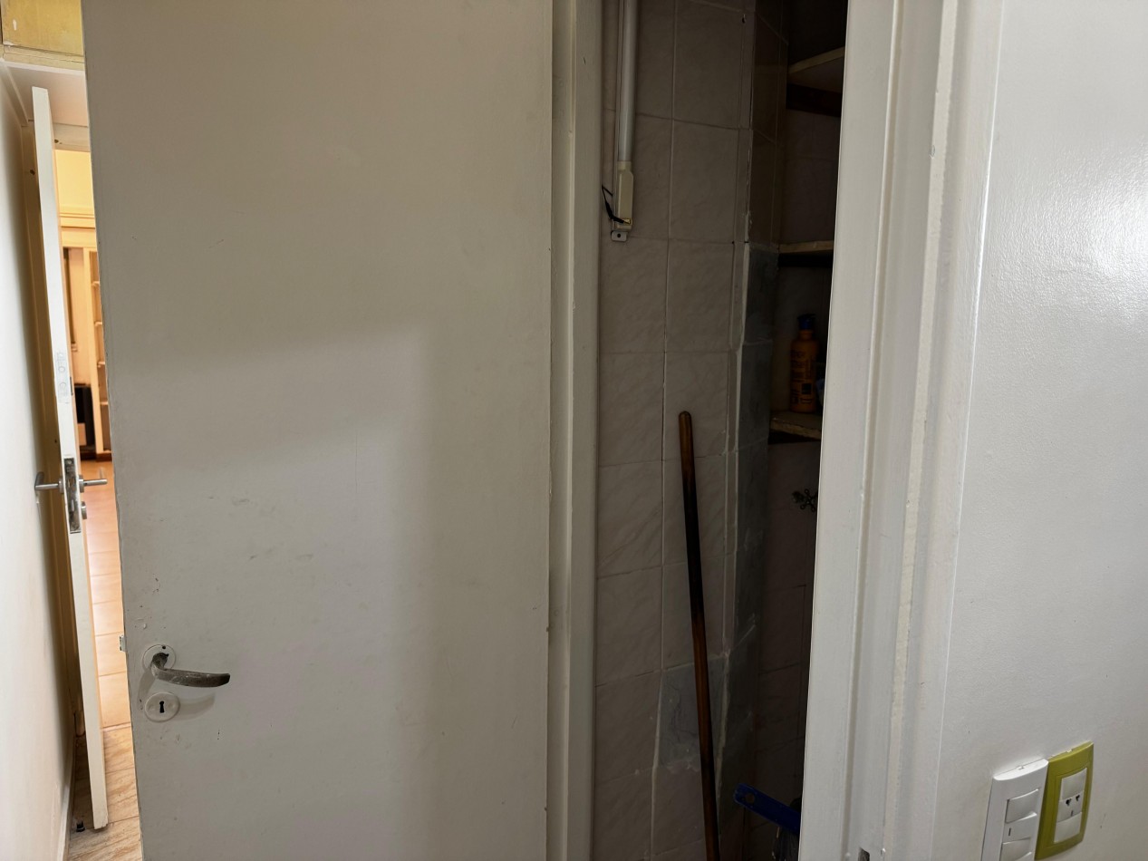 Oportunidad en La Perla Norte - Departamento 3 Ambientes a la Calle