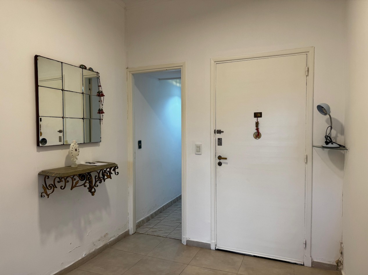 Oportunidad en La Perla Norte - Departamento 3 Ambientes a la Calle