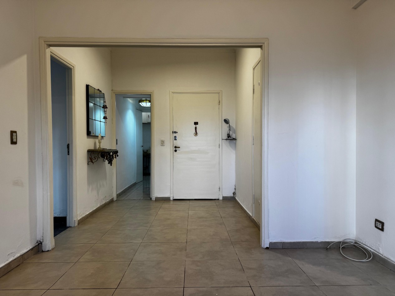 Oportunidad en La Perla Norte - Departamento 3 Ambientes a la Calle