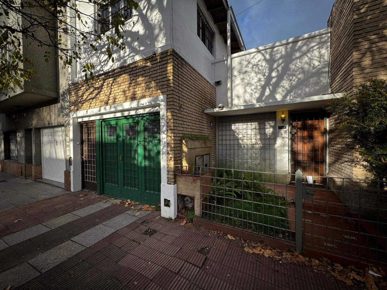 Casa 4 ambientes en ph (al frente totalmente independiente)