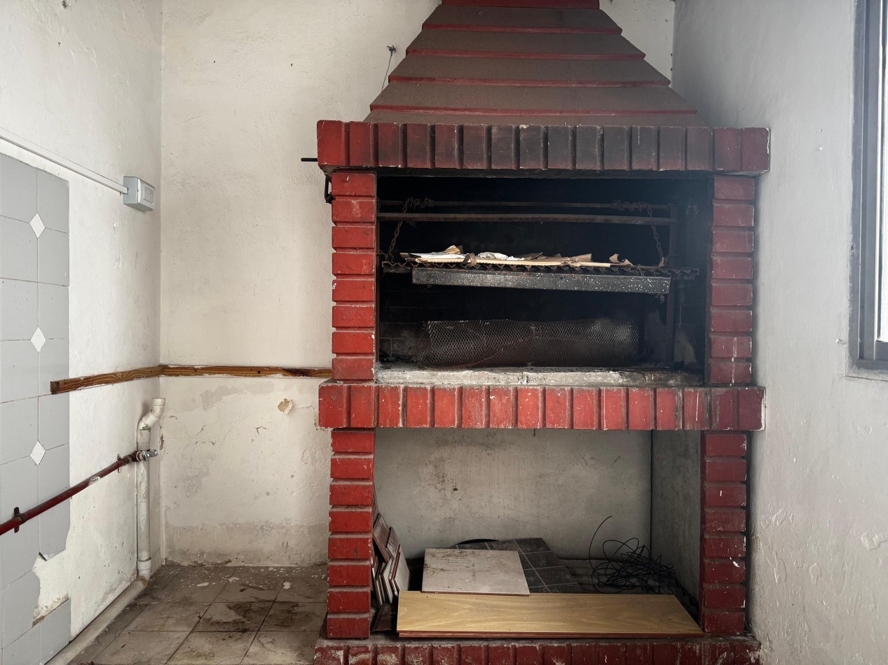 Casa 4 ambientes en ph (al frente totalmente independiente)