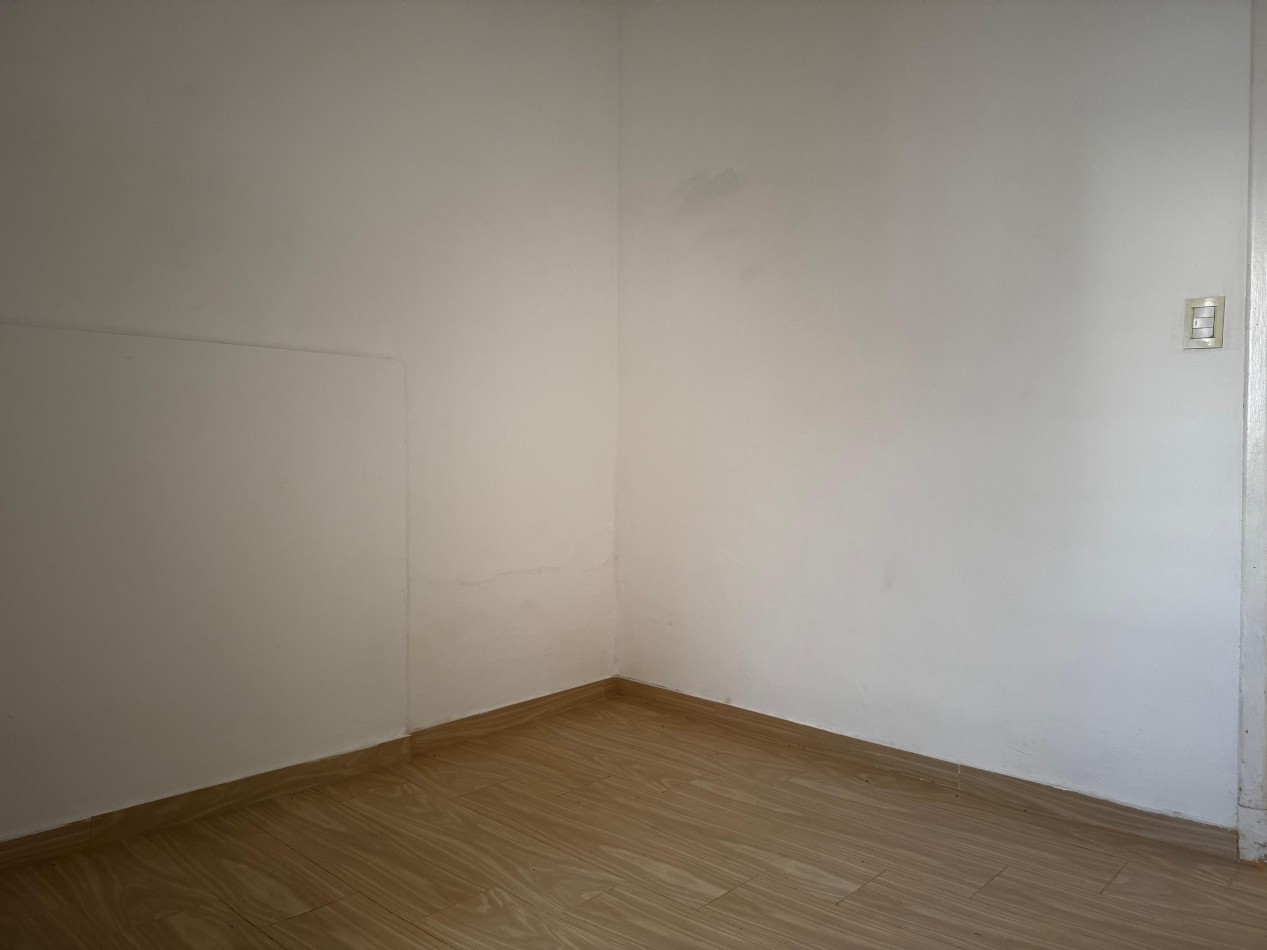 Casa 4 ambientes en ph (al frente totalmente independiente)