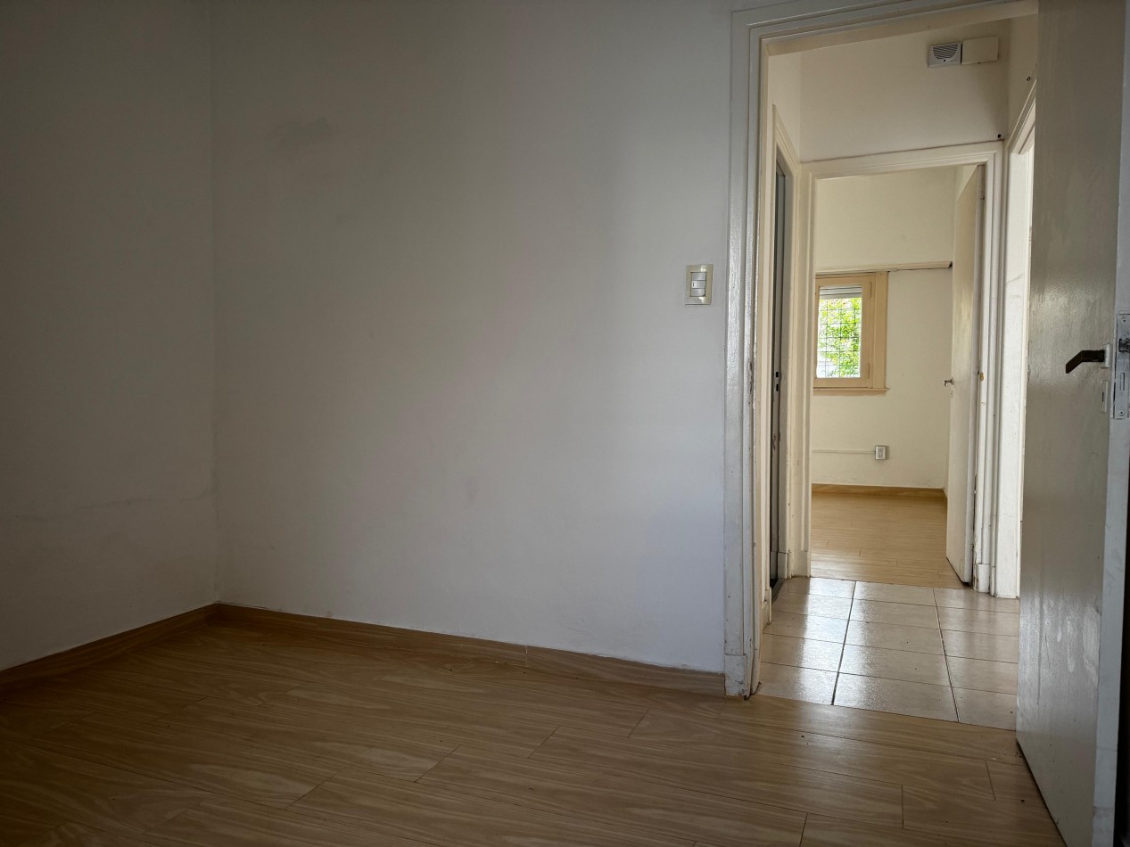 Casa 4 ambientes en ph (al frente totalmente independiente)