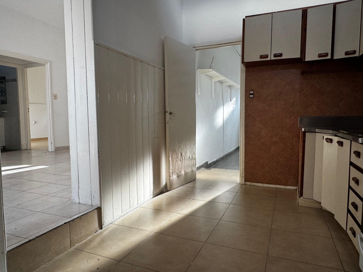 Casa 4 ambientes en ph (al frente totalmente independiente)