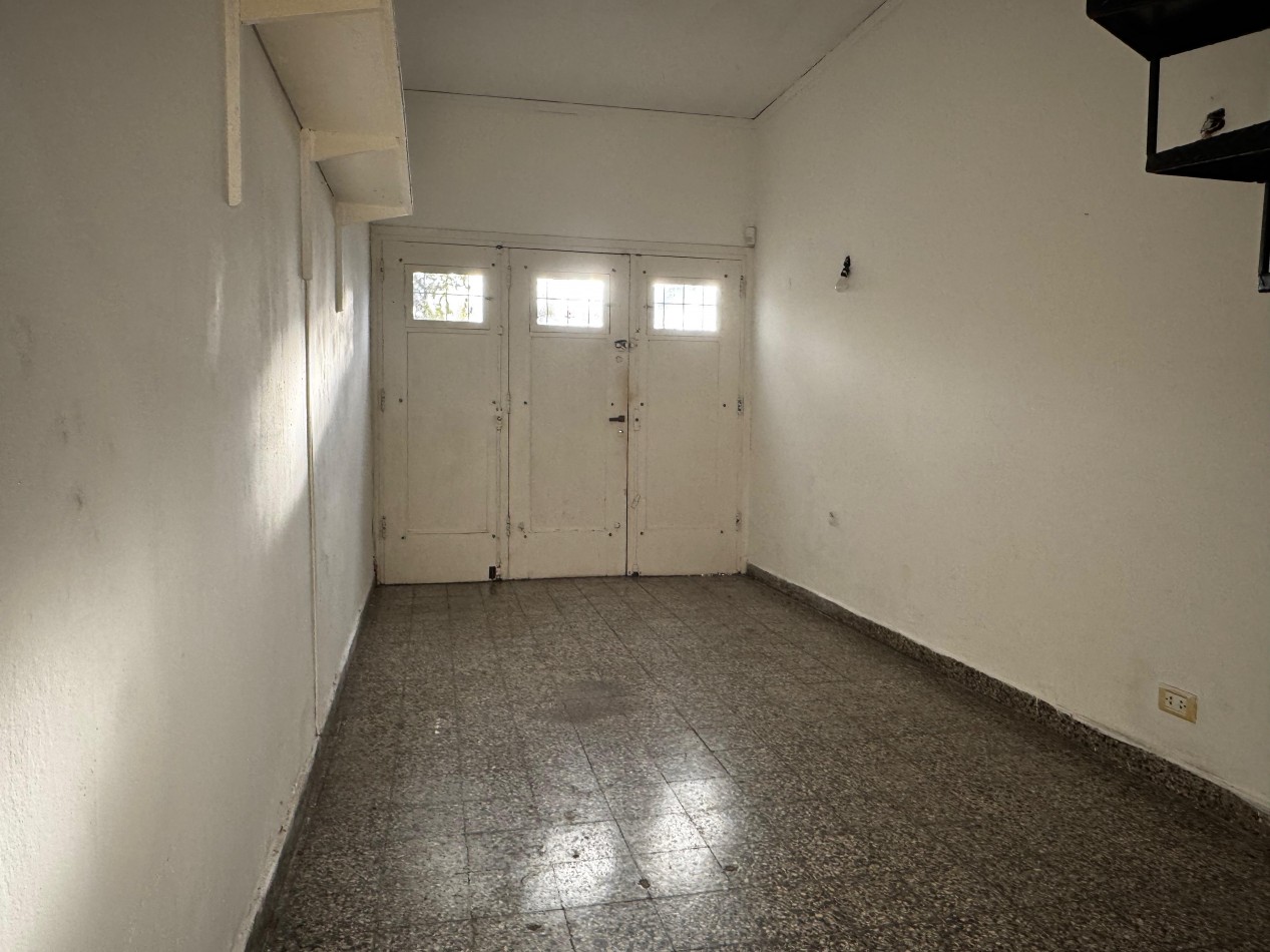 Casa 4 ambientes en ph (al frente totalmente independiente)