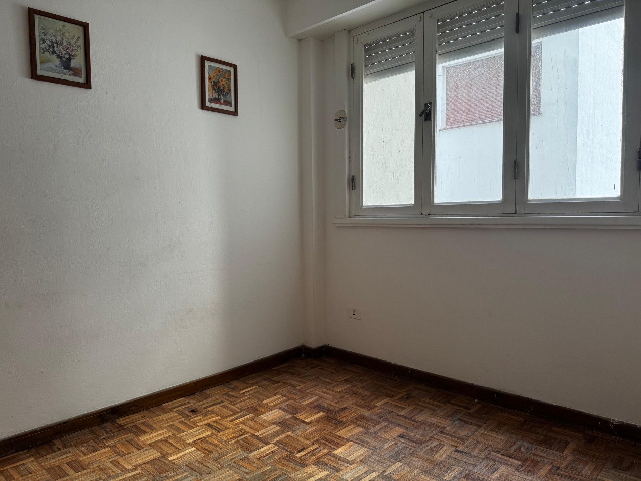 PISO 3 AMBIENTES CON BALCON A LA CALLE EN ZONA PLAZA MITRE - APTO CREDITO