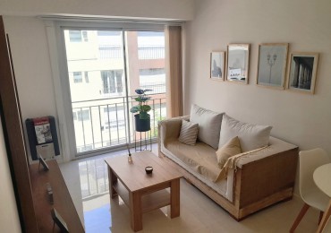 3 AMBIENTES TOTALMENTE RECICLADO Y AMOBLADO CON BALCON FRANCES A LA CALLE