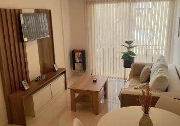3 AMBIENTES TOTALMENTE RECICLADO Y AMOBLADO CON BALCON FRANCES A LA CALLE