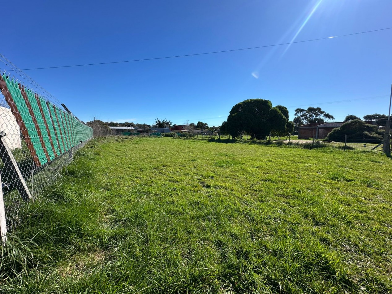 EXCELENTE LOTE EN PLAYA DORADA. TOMA VEHICULO EN PARTE DE PAGO.