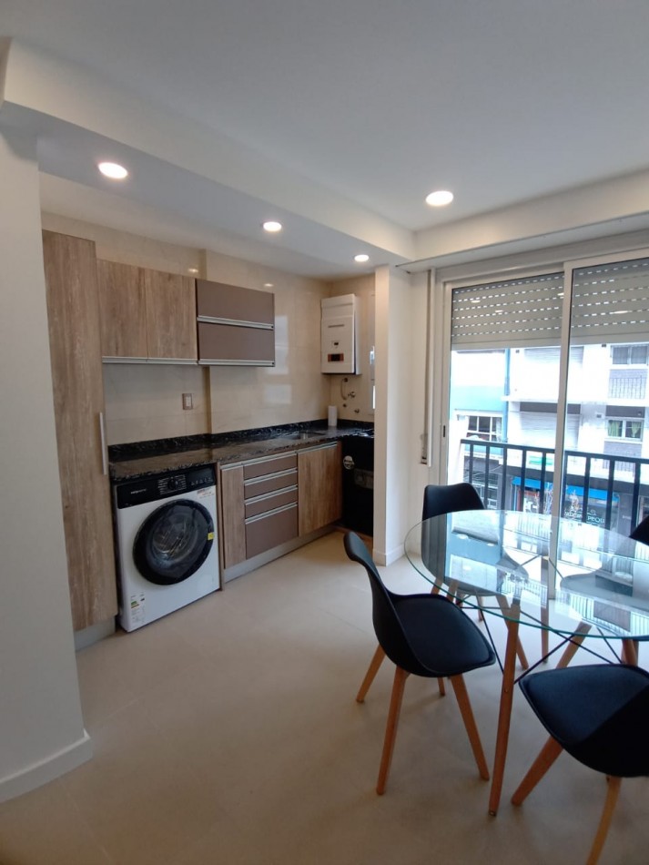 MONOAMBIENTE EXTERNO CON BALCON.AMOBLADO.