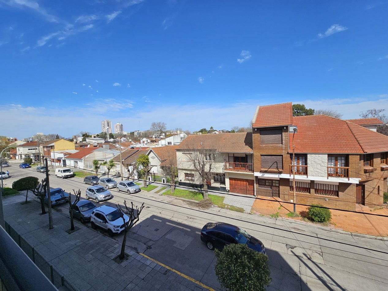 DEPARTAMENTO 3 AMBIENTES CON BALCON AL FRENTE