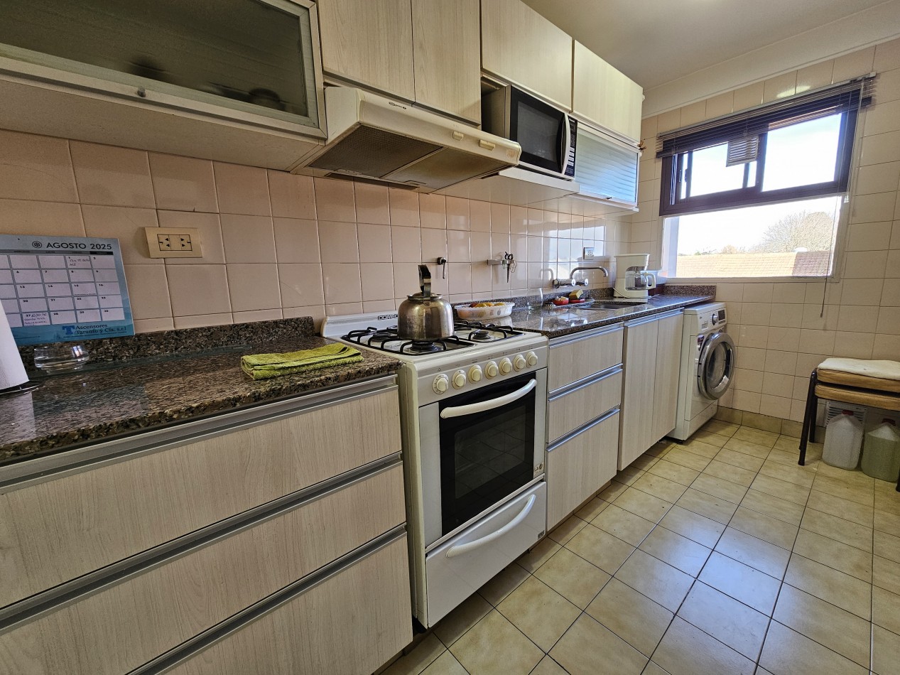 DEPARTAMENTO 3 AMBIENTES CON BALCON AL FRENTE