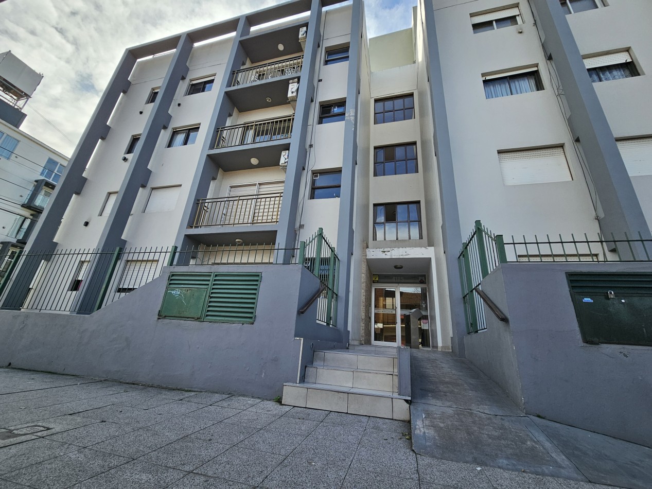 DEPARTAMENTO 3 AMBIENTES CON BALCON AL FRENTE