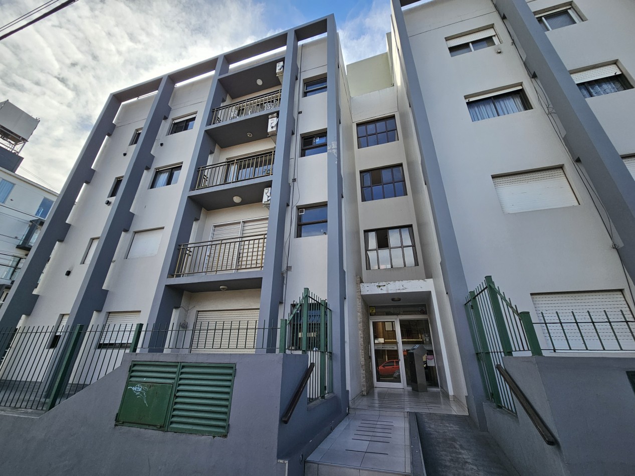 DEPARTAMENTO 3 AMBIENTES CON BALCON AL FRENTE