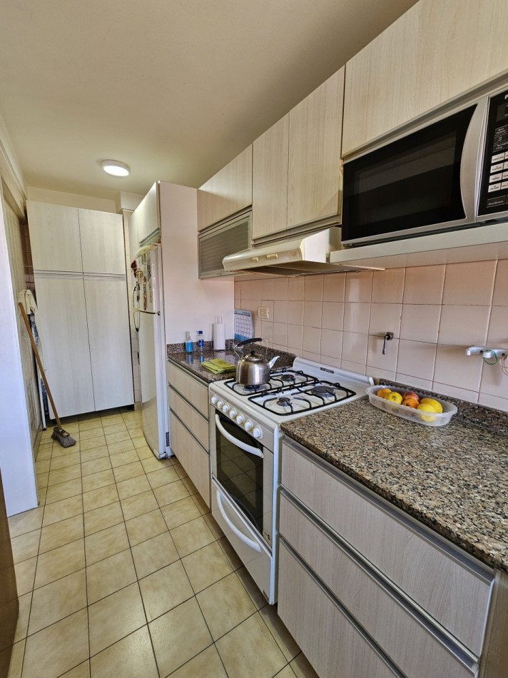 DEPARTAMENTO 3 AMBIENTES CON BALCON AL FRENTE