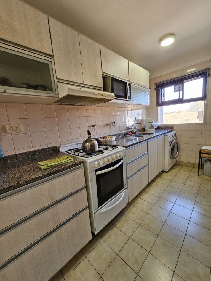 DEPARTAMENTO 3 AMBIENTES CON BALCON AL FRENTE